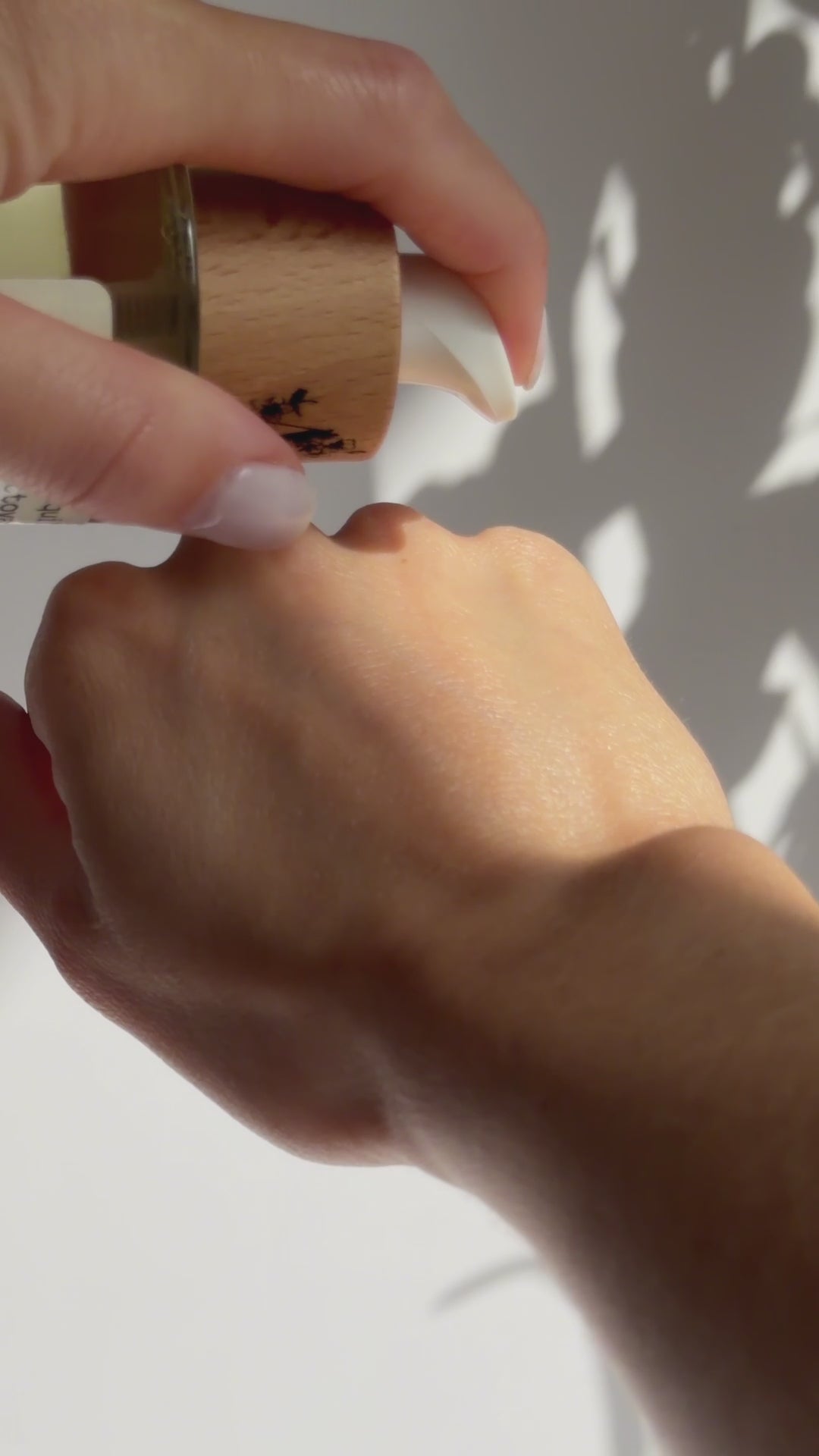 Huile Démaquillante / Nettoyante 100% Naturel.                   Démaquille • Nettoie • Nourrit